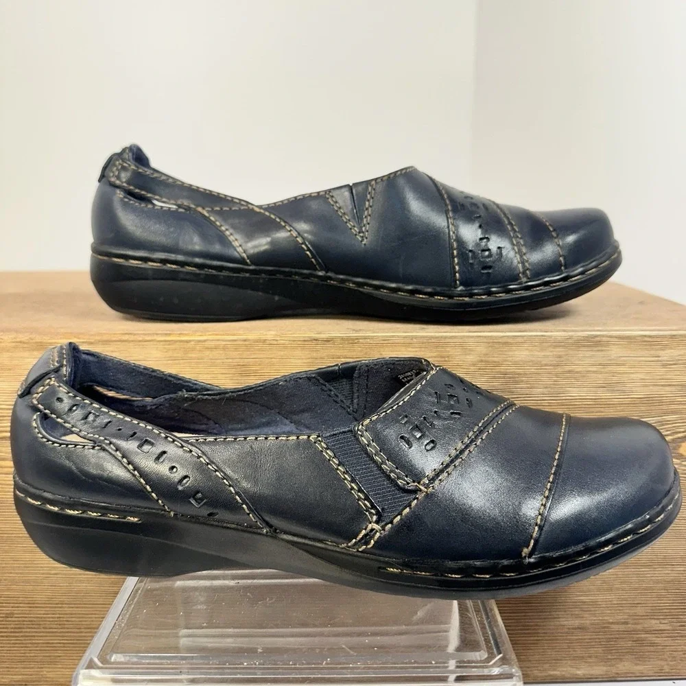 Clarks Evianna Fig4 Loafers Women SZ 8.5M Navy Comfort Slip On Casual Minimalist